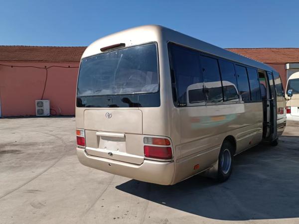 Assentos Mini Used Coaster Bus Toyota de 2012 anos 29 com o motor 1Hz diesel nas boas condições