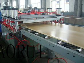 Линия штранг-прессования штрангпресса доски ВПК выставки деревянная пластиковая составная