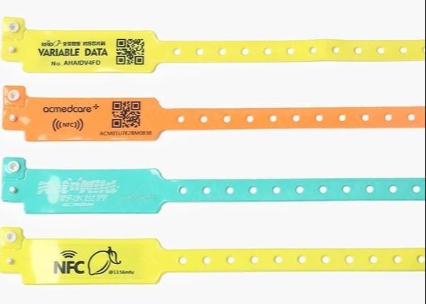 Impressão personalizada RFID Pulseira de PVC 13,56MHz Pulseira de identificação de paciente hospitalar de uso único