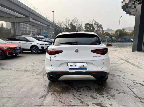 64L Tank Capacity Alfa Romeo Stelvio Q4 Sport Suv in Good Condition Top Speed 230KM/h