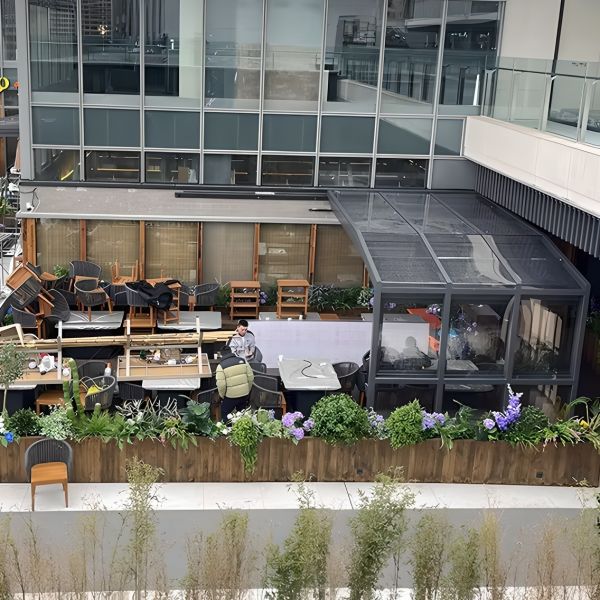 Retractable Glass Sunroom with Sliding Open Style Flat/Triangle Roof Molding for 4 Seasons-for Hotels and Apartments