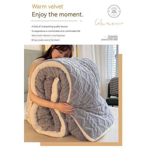 Customized Color Thickened Warm Lamb Fleece Quilt for Sustainable Chemical Fiber Quilt