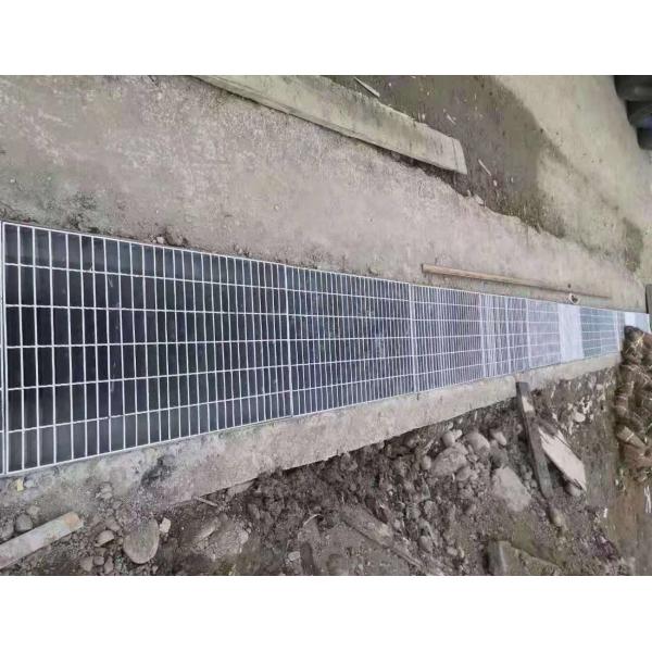 Настил решетки металла металлического листа 20mm 60mm углерода стальной плотный заскрежетанный