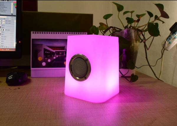 Luz sem fio do cubo do diodo emissor de luz/candeeiro de mesa musical do diodo emissor de luz com orador de Bluetooth