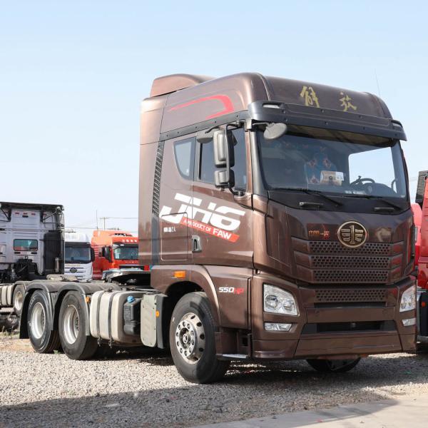 Heavy Duty 6x4 Tractor Towing Vehicle with Air Suspension Seat and Hydraulic Steering