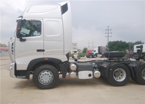 371HP 6x4 10 Wheeler Sinotruk Howo A7 Tractor Truck Tractor Head Optional Driving