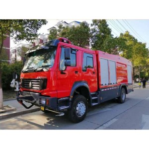 4X4 Off Road Fire Fighting Vehicles 5tons All Wheel Drive Water And Foam Fire Truck