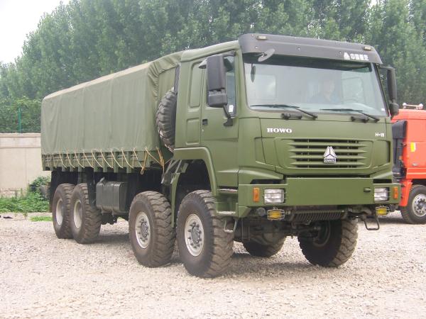 SINOTRUK HOWO  8x8 All Wheel Cargo Truck 371HP heavy duty box truck EUROII/III LHD RHD