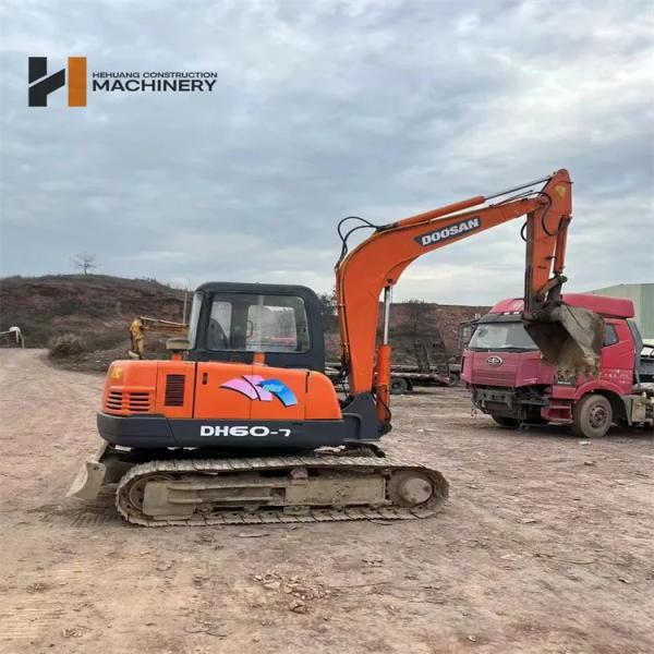 6 тонн Doosan DH60-7 Эксплуатационный экскаватор с другим гидравлическим цилиндром