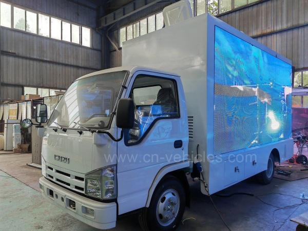 Isuzu LED Advertising Vehicle And Display Truck , Mobile LED Billboard Advertising Truck