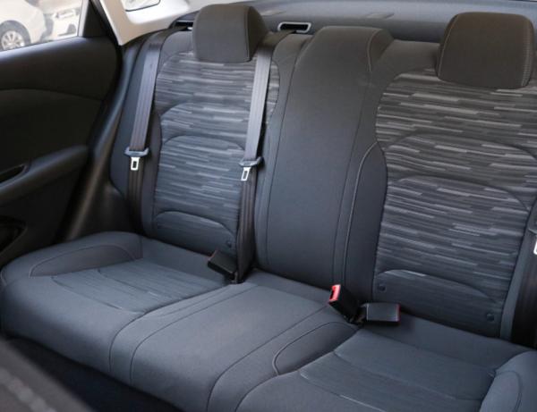 Dos assentos duplos da versão 1.5T 5 da embreagem 1.5L de Chevrolet MONZA 2023 carro usado popular