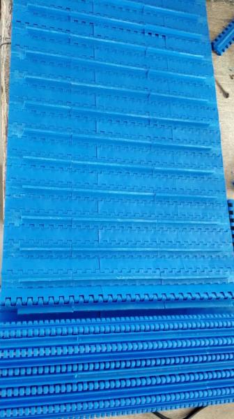 White Plastic Conveyor Belt Cold Resistant Lifting Conveyor Belt Modular