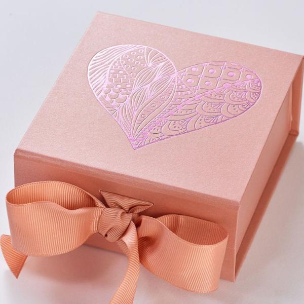 Custom Gift Packaging Foldable Magnetic Gift Box With Ribbon Closure