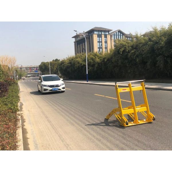 Collapsible Portable Vehicle Barriers Electrostatic Spraying