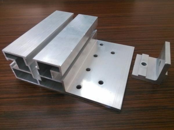 Mill Finish 90 Deg Anodised Aluminium Angle with Punching Hole for Solar Mounting Bracket Part