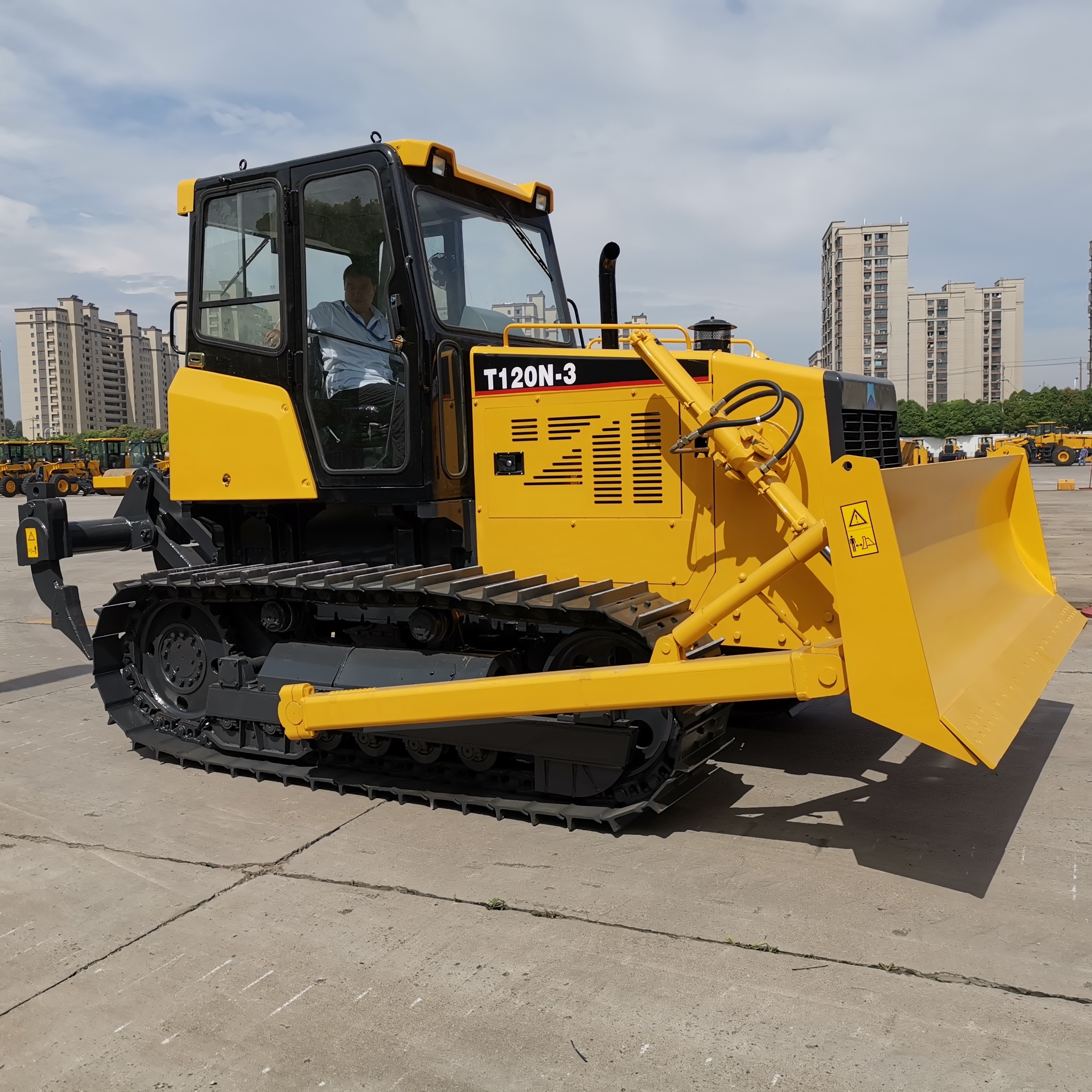 Бульдозер T120N-3 10 тонн Моторная мощность 81 кВт 2300 р/мин