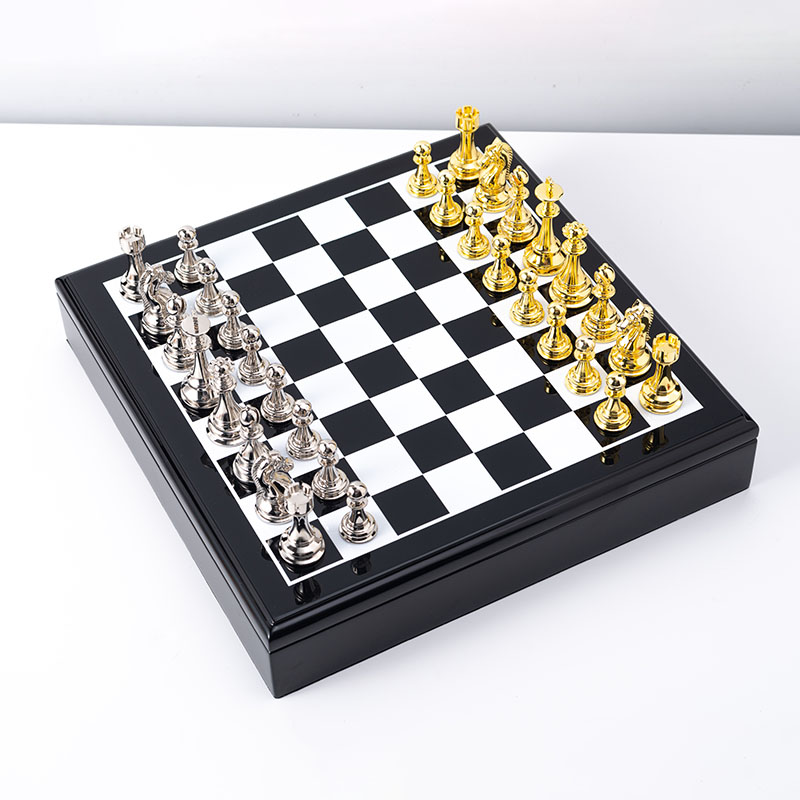 Luxury Zinc Alloy Metal Chess Set with 30*30*6cm Size for International Chess Game