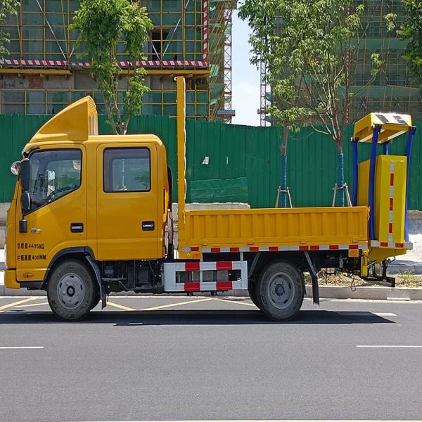 High Performance Truck Mounted Crash Attenuator Crash Cushion Vehicle