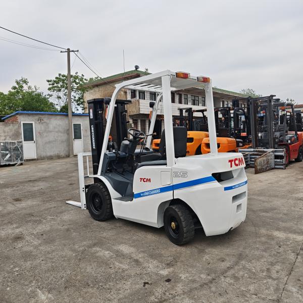 Used Japan Forklift diesel TCM Forklift 2.5Tons Used High Quality 3 Meters Can Be Customized Forklift with Cylinder