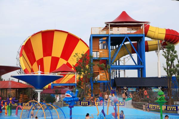 Big Tornado Water Slide Of Fiberglass for Water Park  Aqua Park Equipment Supplier