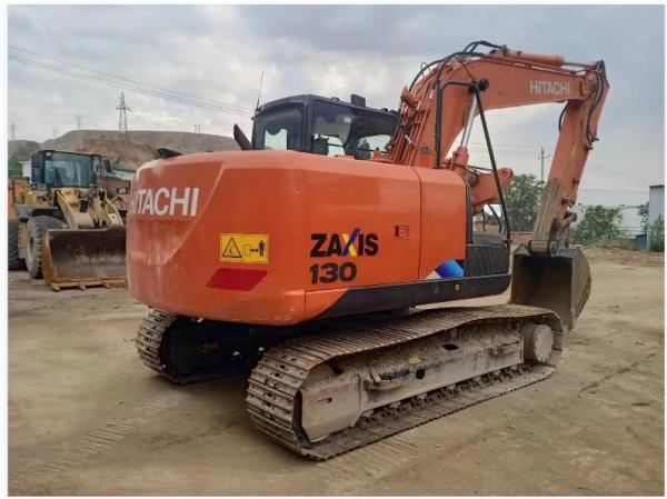 HITACHI ZX130 Mini excavadora usada de Hitachi 0,52m3 Capacidad 13100Kg para el transporte
