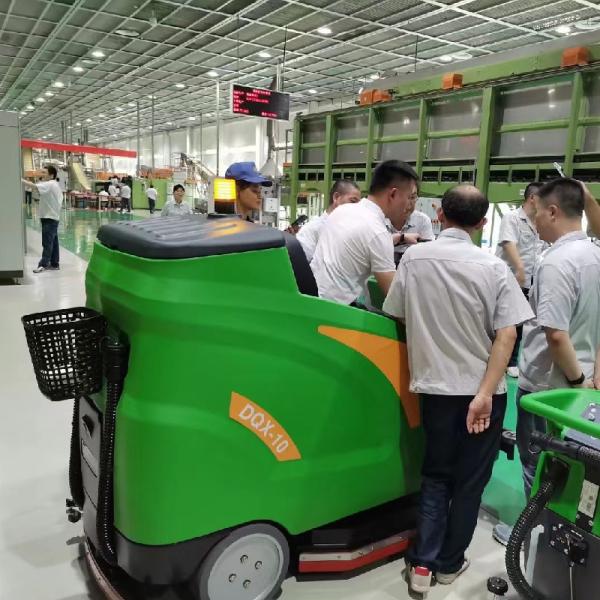 DQX10 Large-Capcity Water Tanks for Large-Area Adaptable Long Working Time cleaning High Efficiency