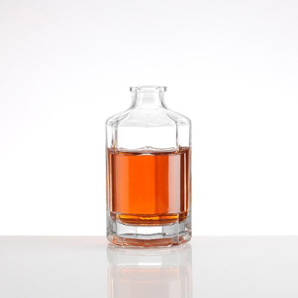 Aluminum Plastic PP Collar 500ml Vintage Brandy Bottle with Glass Acrylic Stopper