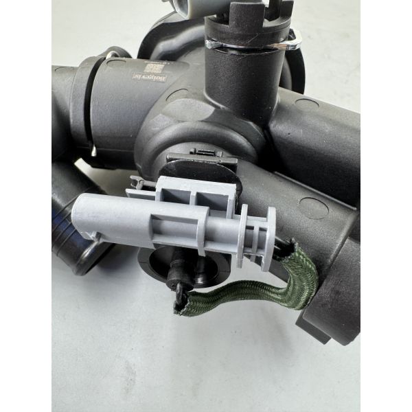 High-quality thermostat assembly LR105975 LR073694 JDE40346 suitable for diesel 2.0T cooling system accessories engine coolant thermostat LD13668