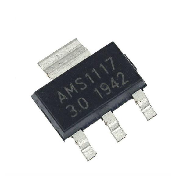AMS1117-3.0 SOT-223 Puce régulateur de tension à trois bornes composants électroniques puce CPU à onduleur de haute qualité