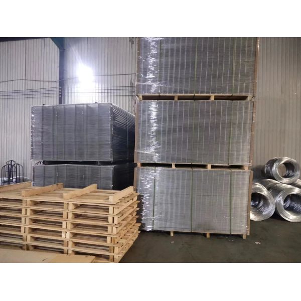 24 Roll Sizes Welded Wire Mesh 13mm Thickness Certified to BS Standards for Industrial Construction and Security Projects
