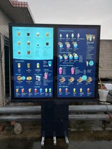 65 Inch 3500nits UHD Outdoor Drive Thru Menu Board