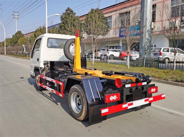 FORLAND 4x2 Garbage Compactor Trucks 5 Tons Euro 6 Emission Standard Manual Transmission