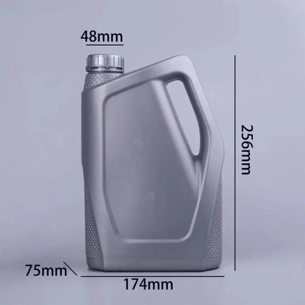 Lightweight Plastic Engine Oil Bottle with Integrated Handle