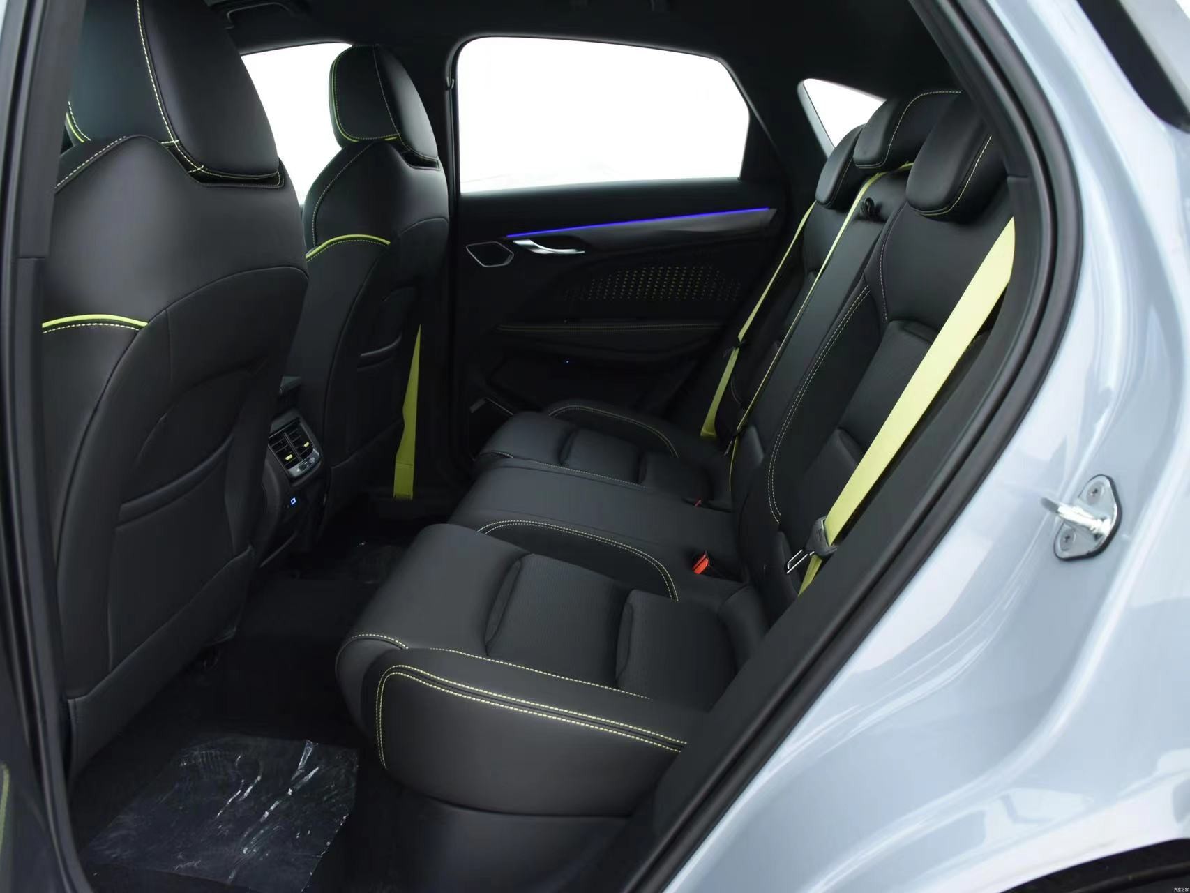 Автомобиль 8 бензина версии SUV 4WD Geely Xingyue s 2021 2.0TD автоматический 4WD Huanying НА