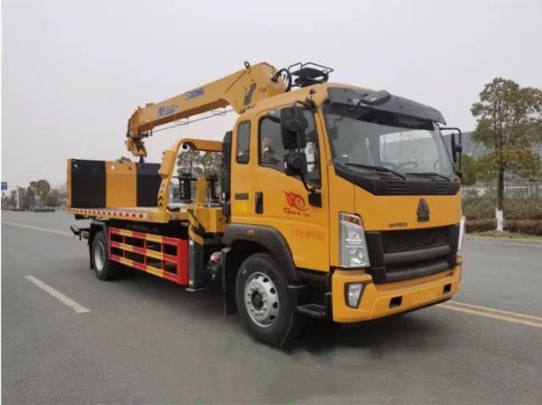 8 Ton Flatbed Rollback Wrecker Tow Trucks 4x2 Medium Duty Mounted Crane