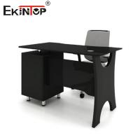 Mobiliário de escritório em forma de mesa de madeira de tamanho médio