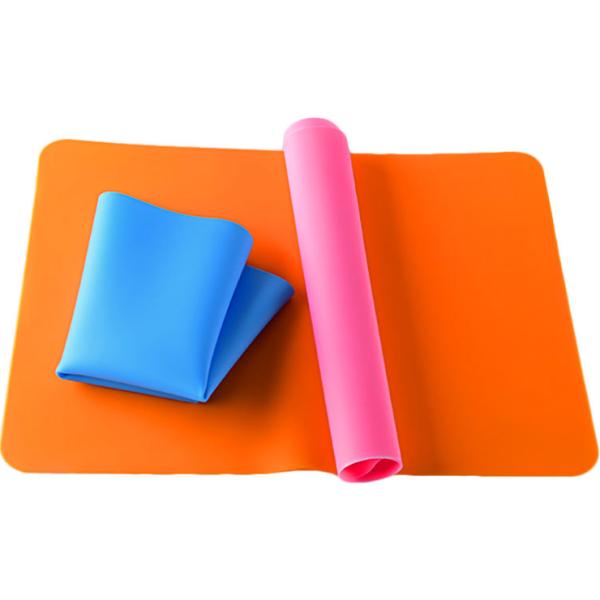 Anti-Skid and Easy Cleaning Silicone Table Mats for Western Food in Rectangle Shape