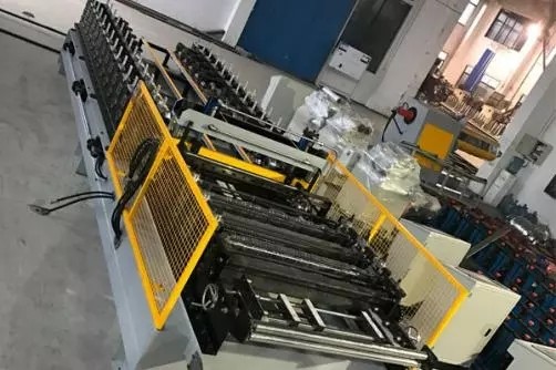 Conseil électrique formant la machine