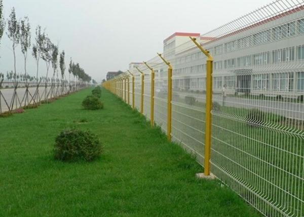 Security Triangle Bending  Fence / Folded Mesh Fencing For Outdoor / Road Fence