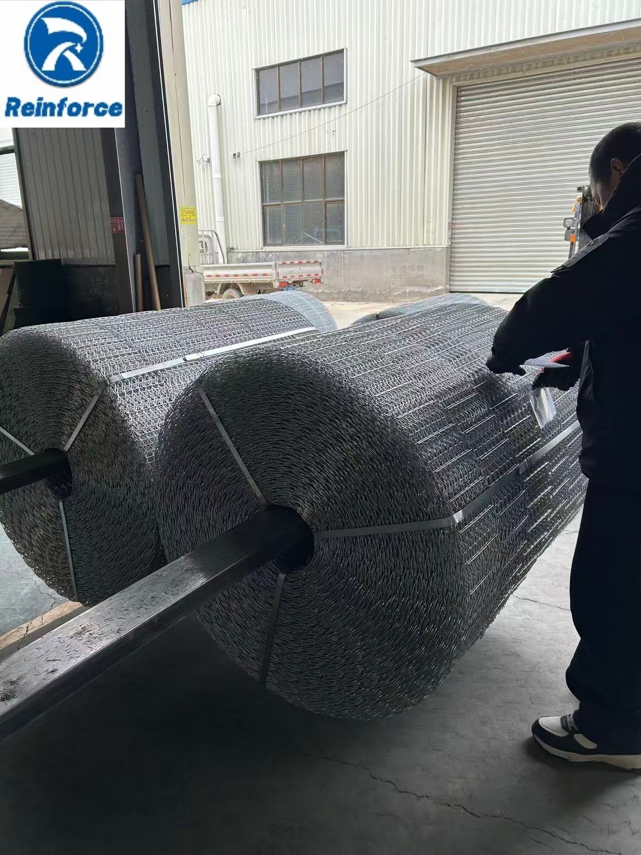 Welded Low Carbon Steel Wire Pipeline Reinforcement Mesh Roll Underground Gas Pipeline Protection Wrap
