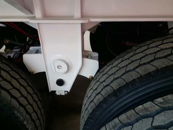 Sinotruk Cimc 40 Ft Van Type Container Box Semi Trailer Trucks With Rear Door 4 Axles