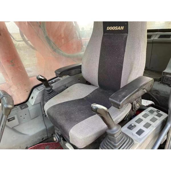 Экскаватор Doosan, используемый оригинальным экскаватором Doosan DX225LC в Южной Корее