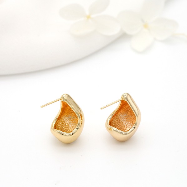 Fashion Minimalist Design With 14K Gold Plated Spoon Shaped Studs and Smooth Surface Customization for Women's Jewelry Earrings