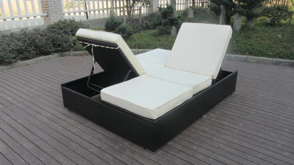 Hand-Woven Rattan Sun Lounger , Outdoor Garden Lounge Chair