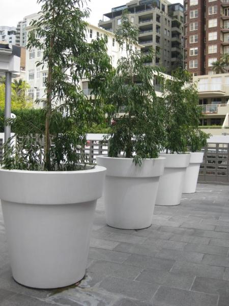 Potes de flores de fibra de vidro modernos exclusivos com acabamento brilhante para decoração exterior interna