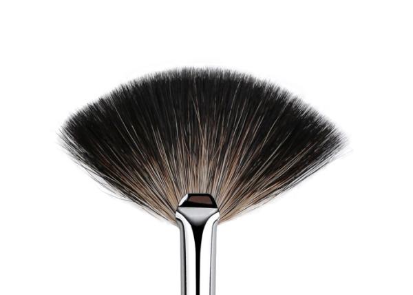 Escovas luxuosas da composição do fã pequeno com cabelo do guaxinim da natureza para a aplicação de terminação