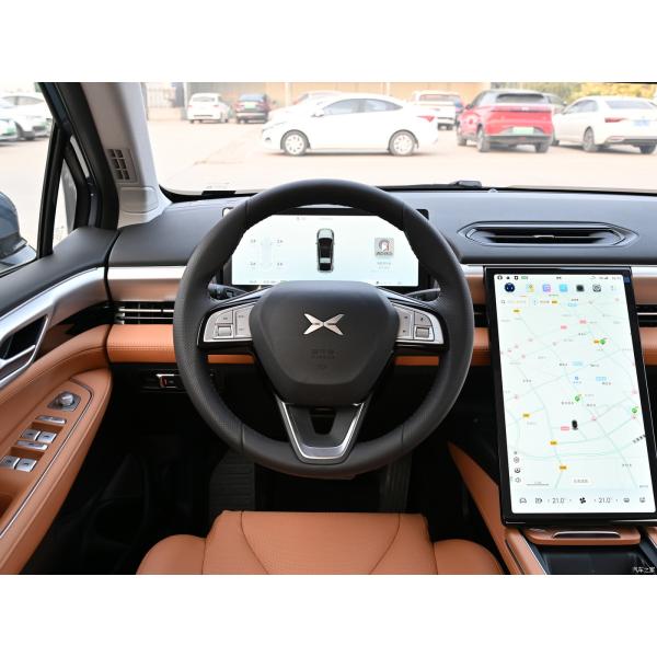 Top Speed of 170km 2023 Xpeng P5 500 Energy Vehicle with 4-Door 5-Seat Body Structure