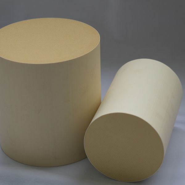 200 to 400 cpsi Shatter-Proof Ceramic DOC Diesel Oxidation Catalyst for Off-Road Construction Equipment