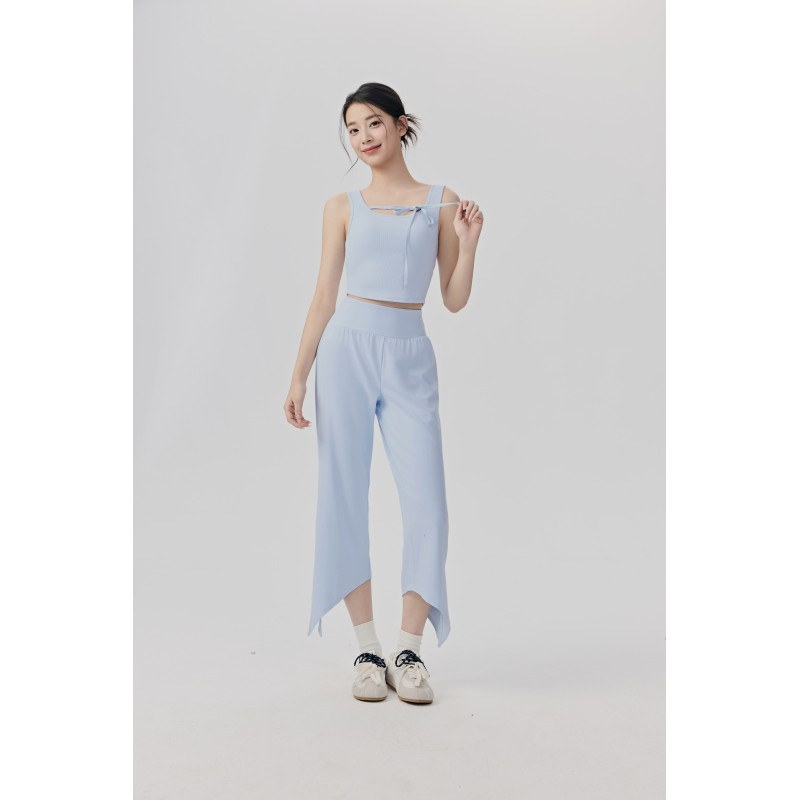Ribbed Knit Black Cropped Yoga Tank Top with Built-in Bra and Decorative Bow for Workout and Casual Wear