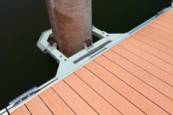 O revestimento de pintura empilha o guia de pilha de aço inoxidável do tampão de pilha de Marine Grade Aluminum Alloy 6061 da doca de flutuação